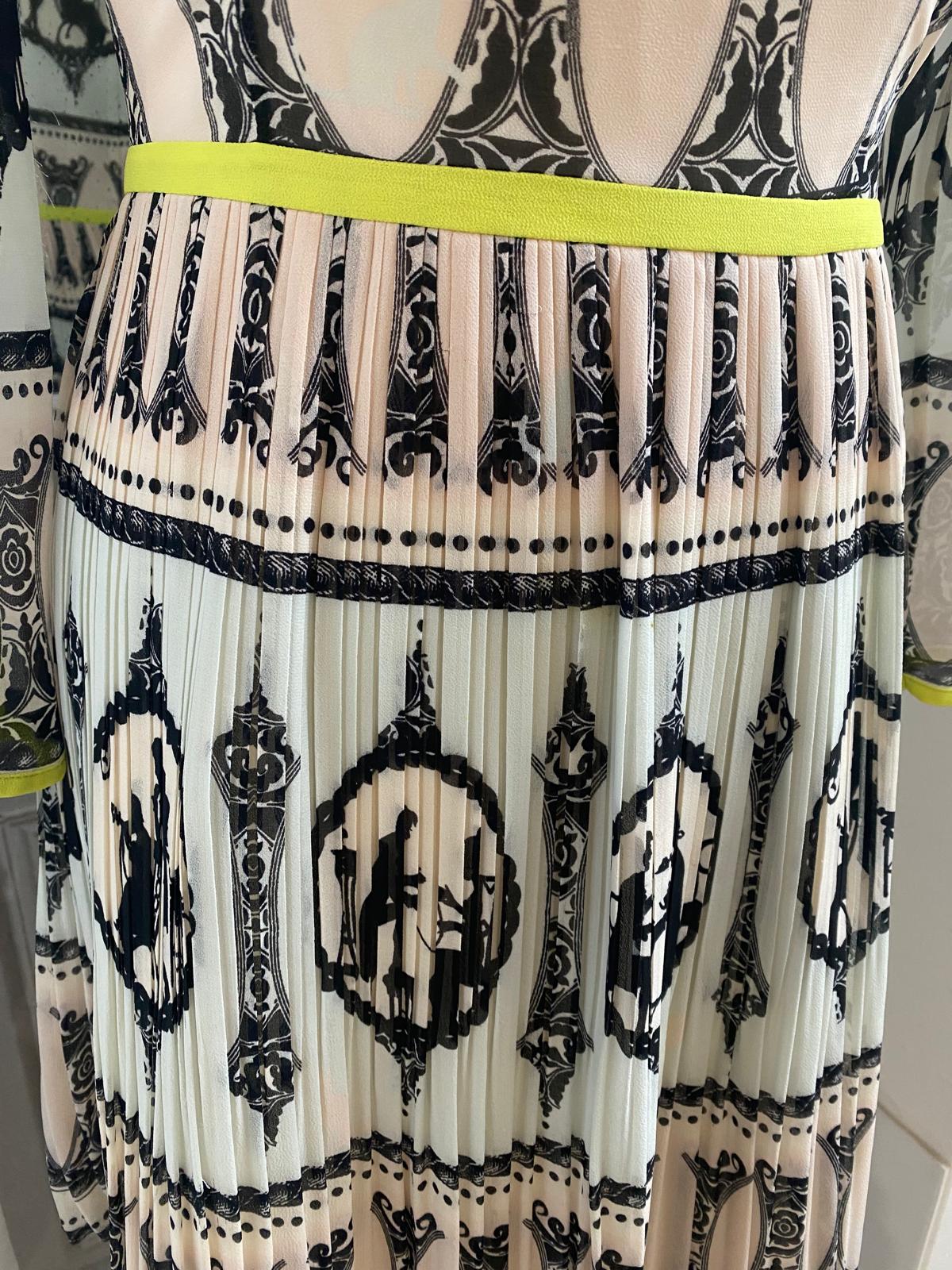 pleated skirt of preloved Ted Baker Hennee Printed Pastel Mini Dress