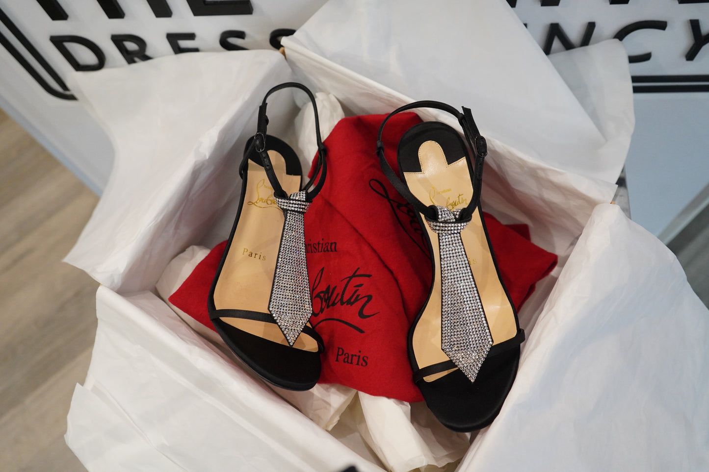 Unworn Preowned T Cab 100 Crepe Satin / Strass Christian Louboutin Black Size 39 UK 6
