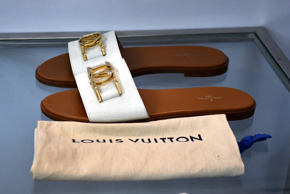 preloved Louis Vuitton LV Lock It White Flat Mules with dustbag