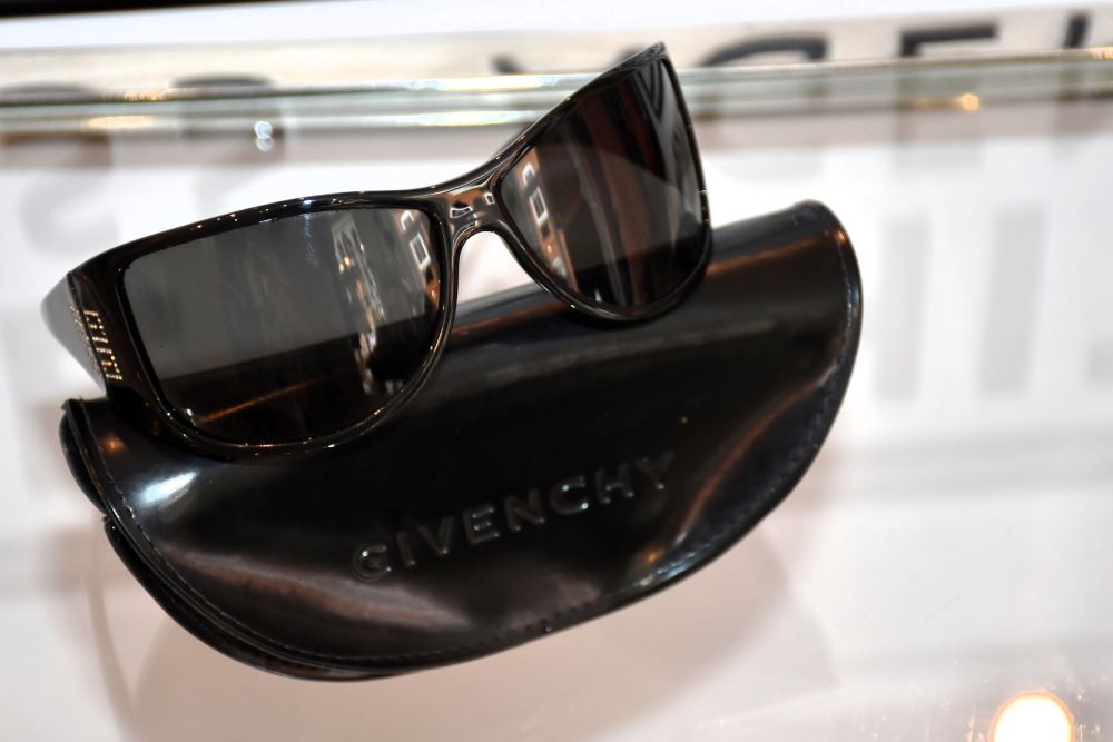 preloved Givenchy Black Logo Crystal Embellished Sunglasses with case