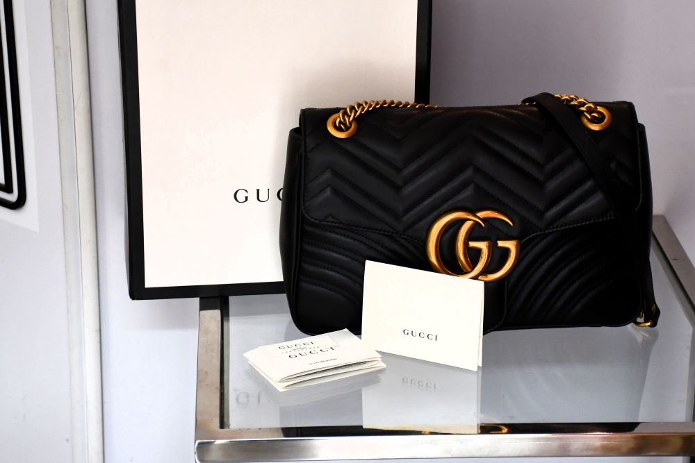 pre owned Gucci GG Marmont Matelasse Shoulder Bag with box and cards