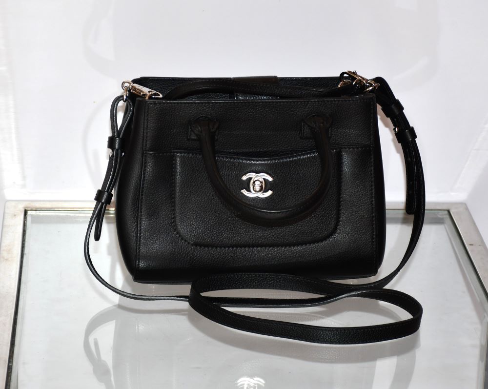 Chanel Neo Executive Small Leather Tote