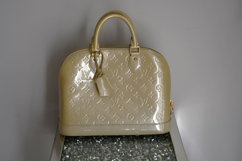 Louis Vuitton Alma Vernis PM Blanc Corail Bag