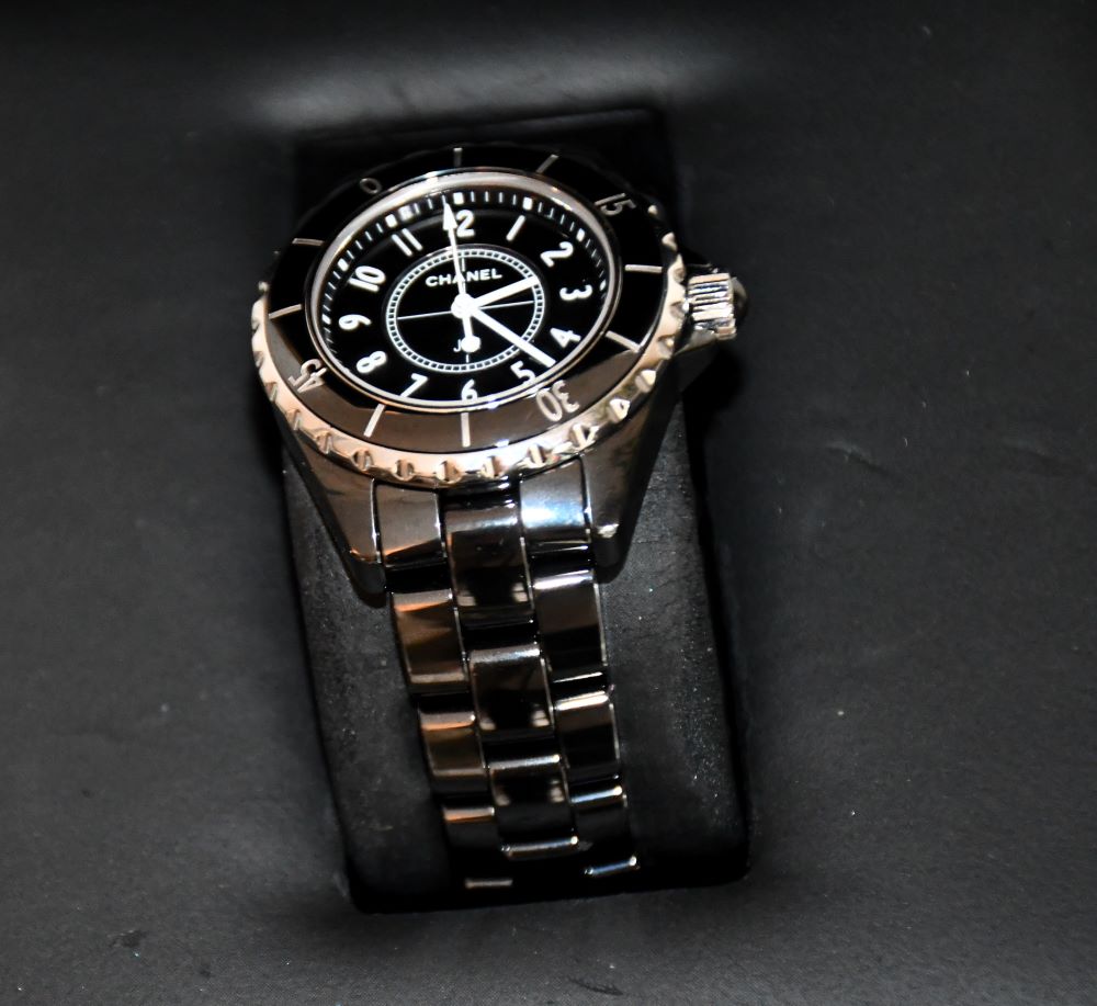 preowned Chanel J12 H0682 Quartz Ceramic Watch