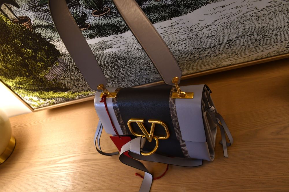 Valentino Calfskin Multicolour V Ring Medium Shoulder Bag BNWT