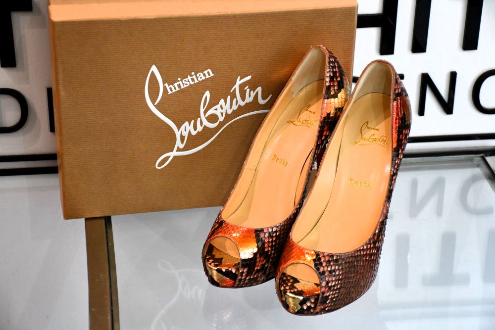 Preowned Louboutin Vendome 120 Python Pesce Shoes with box