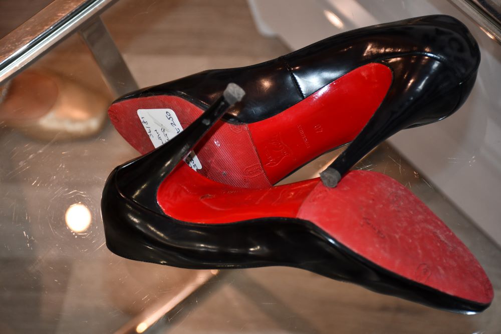 Louboutin Décolleté Leather Shoes (6.5)