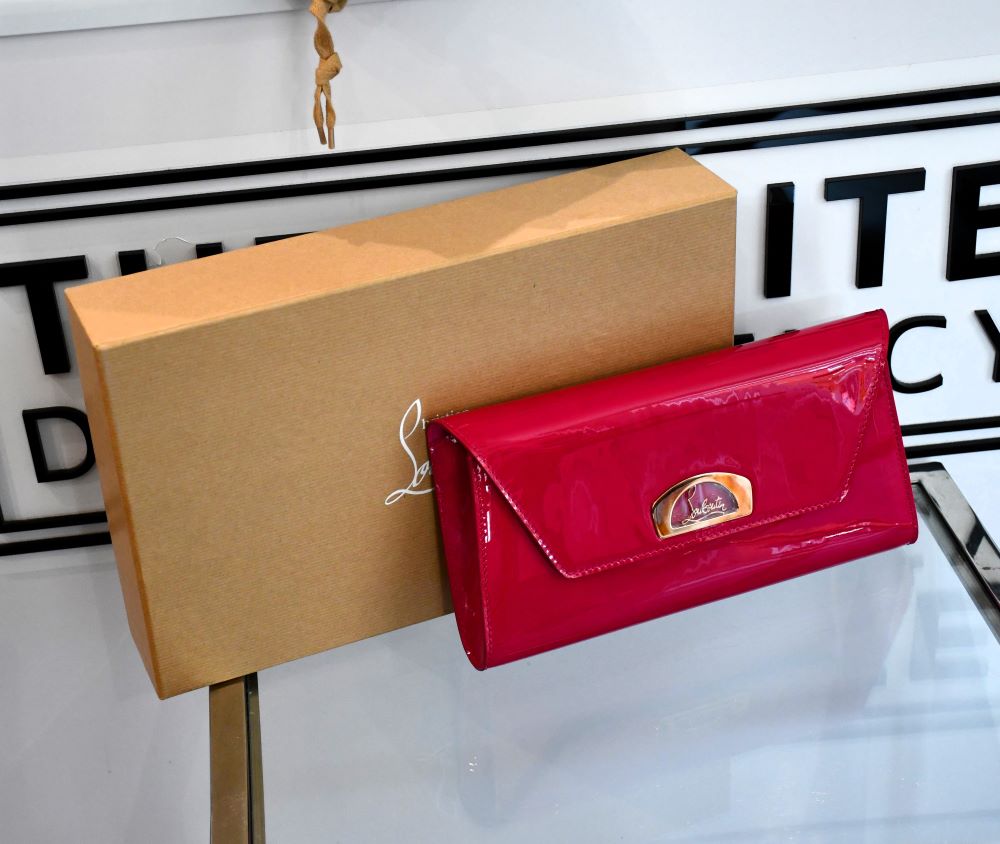 preowned Louboutin Vero Dodat Ultra Rose Patent Leather Clutch
