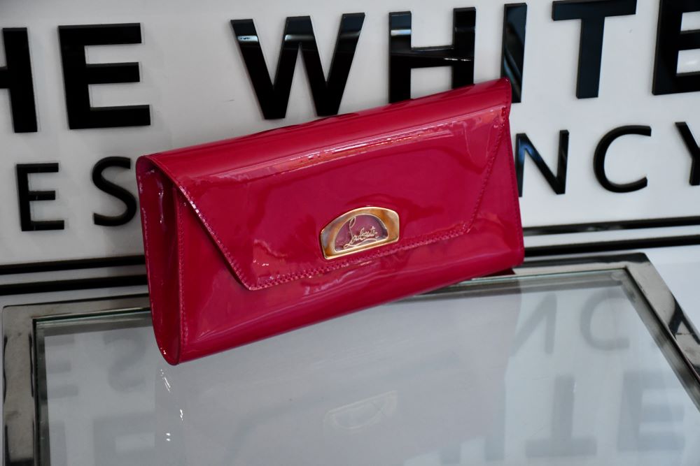 preloved Louboutin Vero Dodat Ultra Rose Patent Leather Clutch