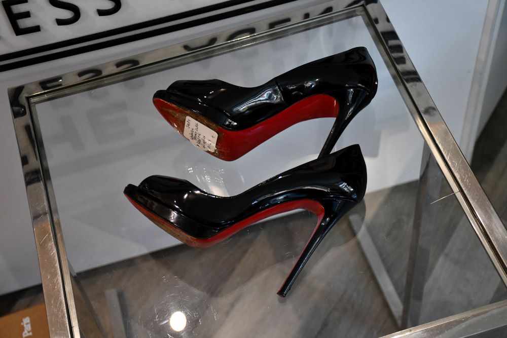 Louboutin Yolanda 120 Patent Calf Leather Shoes (6)