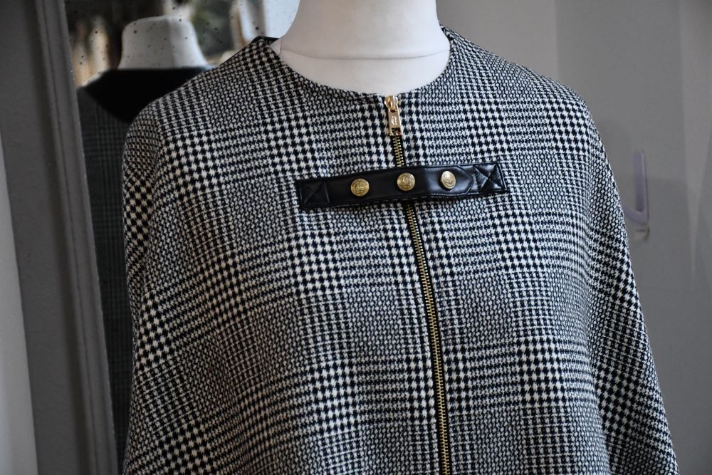 Holland Cooper Slim Dog Tooth Cape