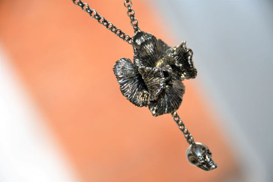 Preloved alexander mcqueen iris skull necklace