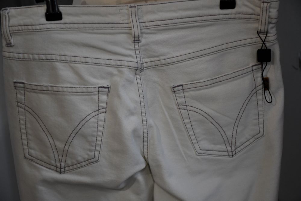 Pre owned Dolce &amp; Gabbana Cropped White Jeans