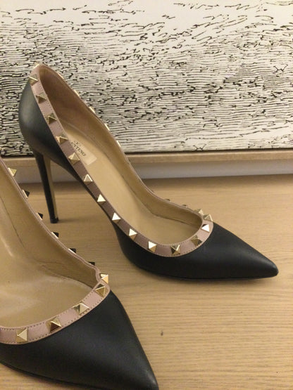 Valentino Rockstud Pumps ( Size 8) 41