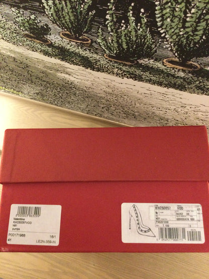 Valentino Rockstud Pumps ( Size 8) 41