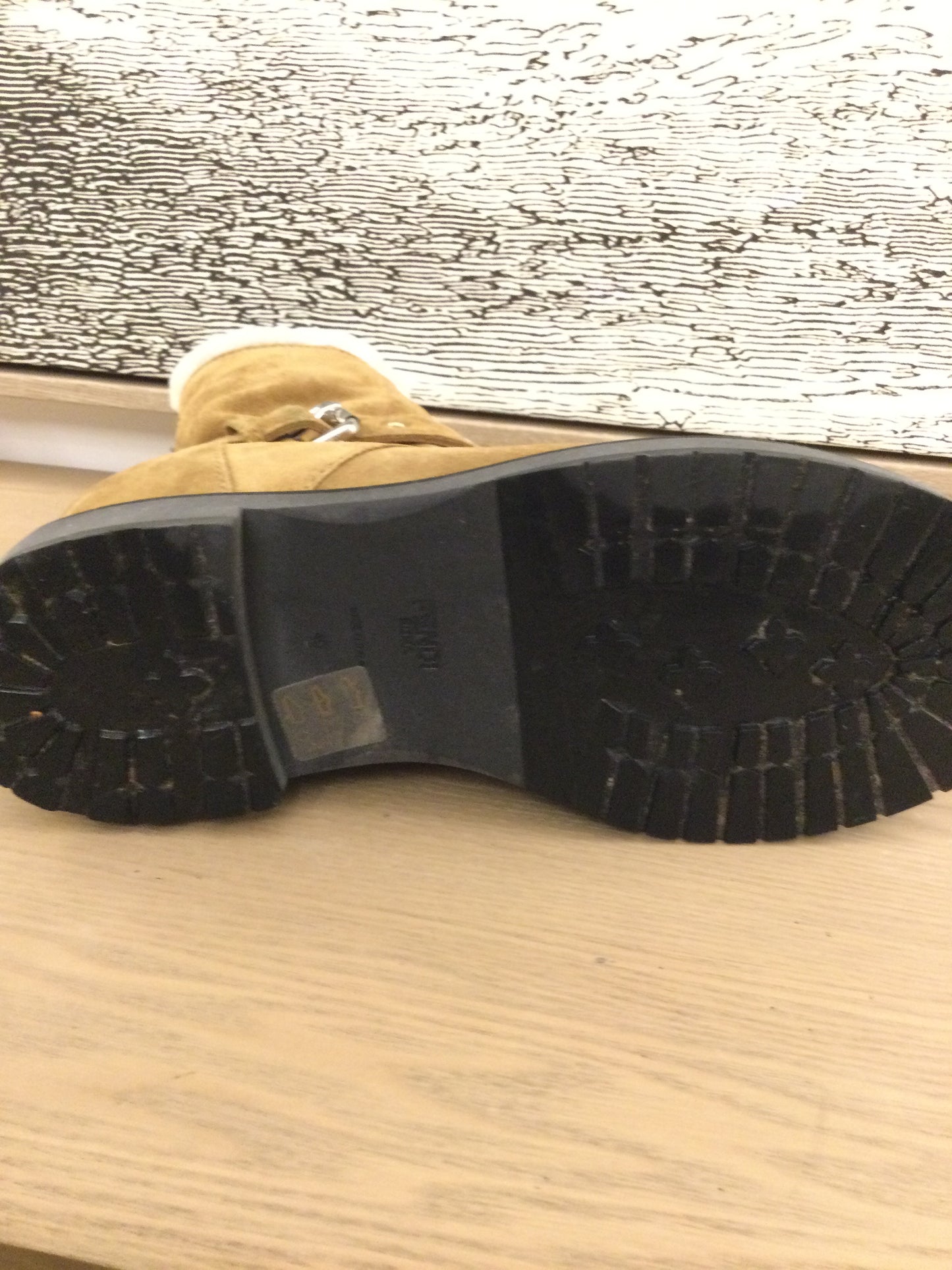 Fendi Brown Suede Shearling Lined Lace Up Boots (7)