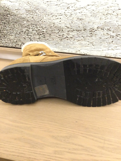 Fendi Brown Suede Shearling Lined Lace Up Boots (7)