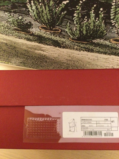 Valentino Garavani Rockstud Leather Pumps (41)