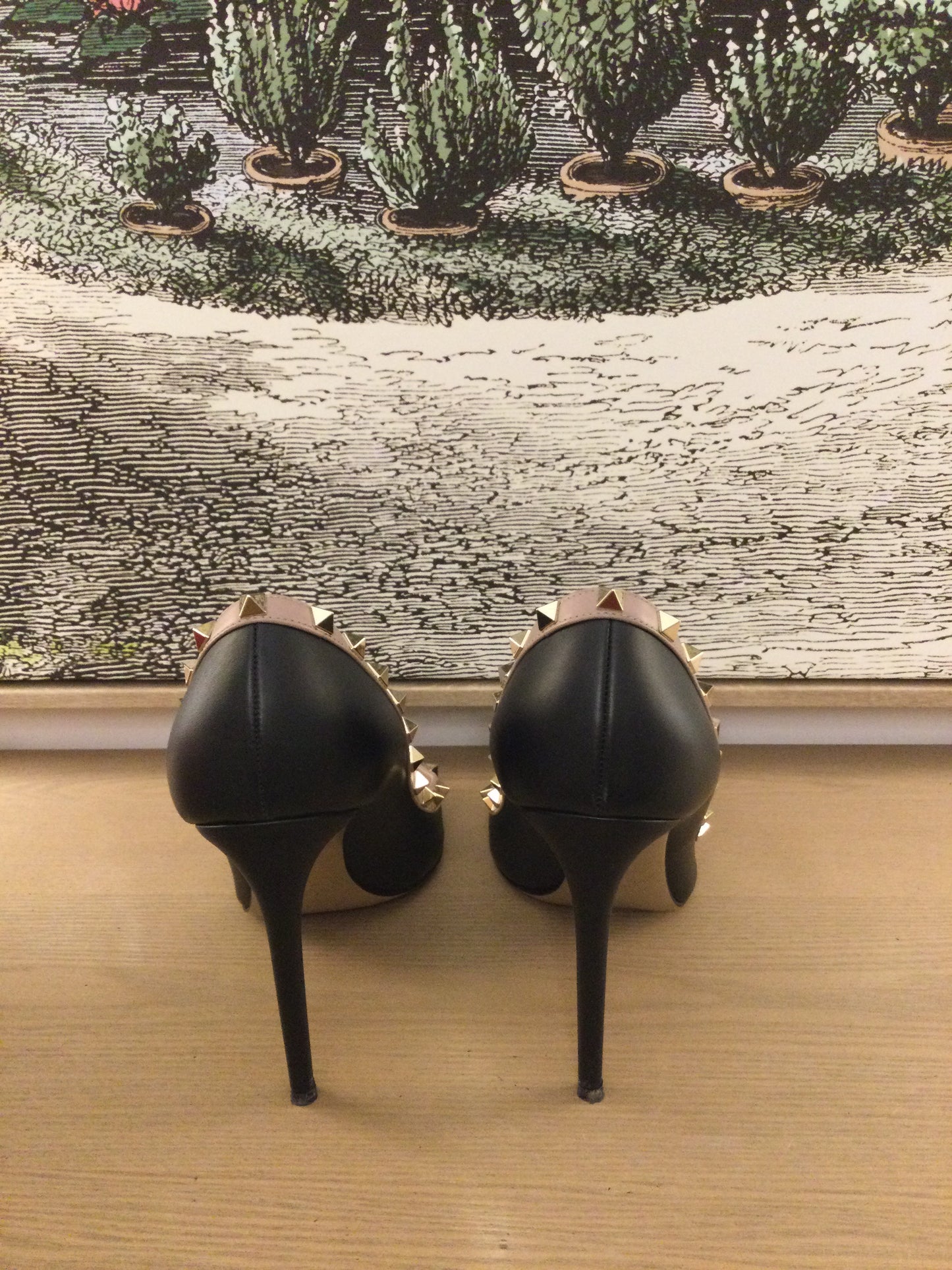 Valentino Rockstud Pumps ( Size 8) 41