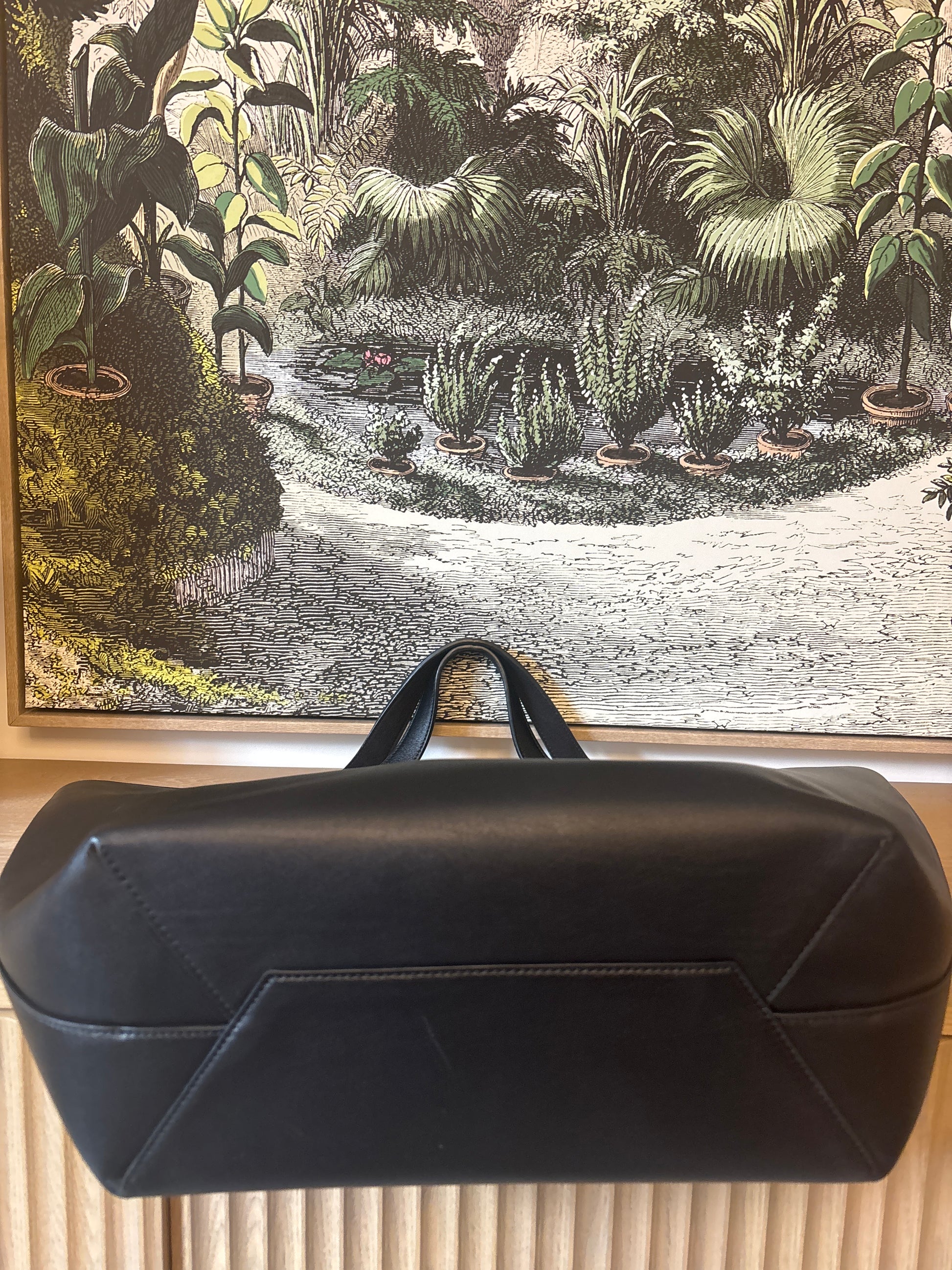 Black leather base 