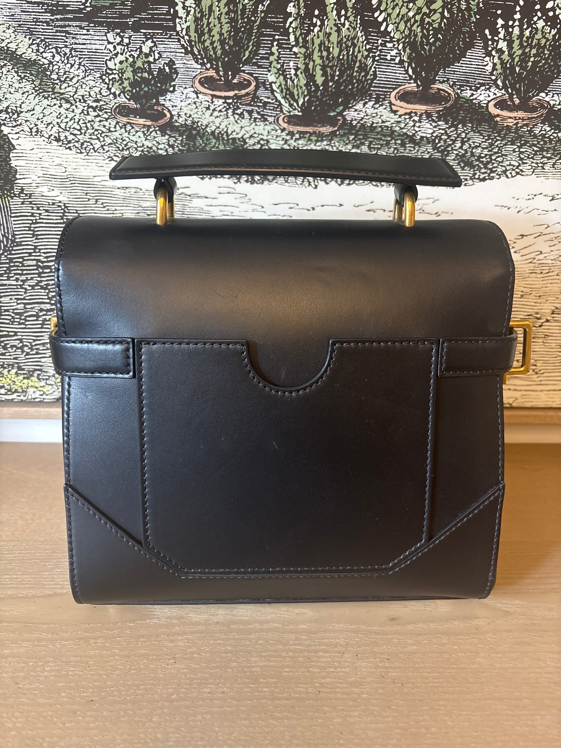 Back view of Balmain B Buzz 