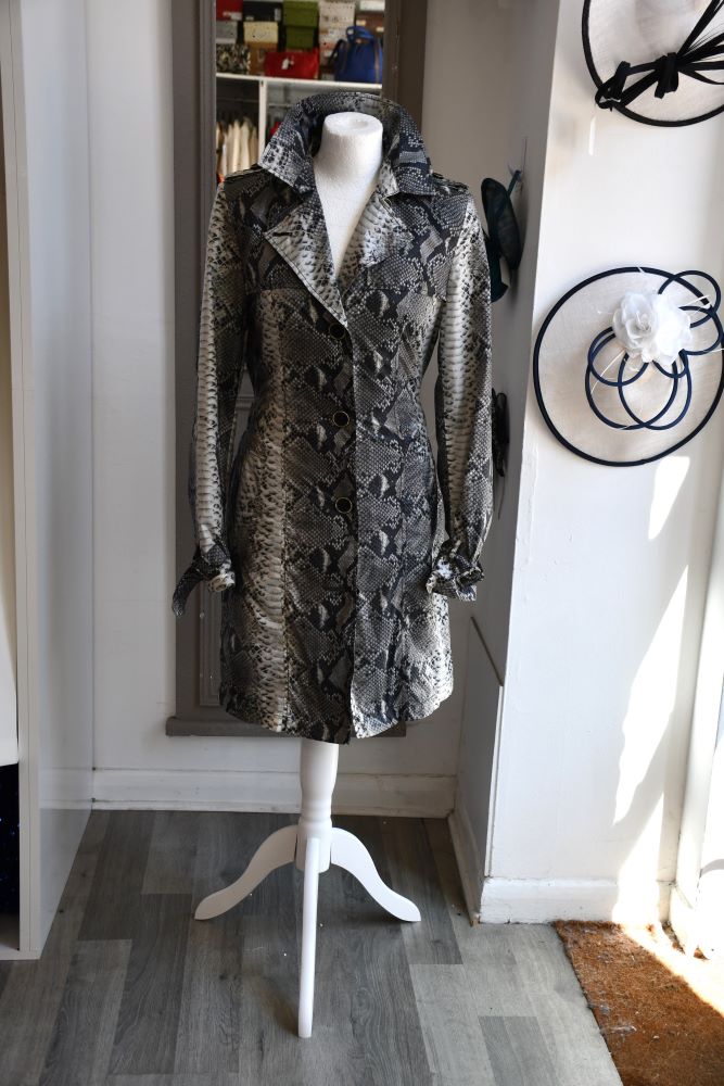 preloved Betty Berkley Outdoor Lightweight Snakeskin Coat