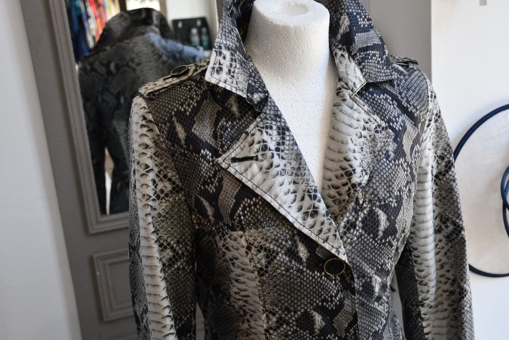 Betty Berkley Outdoor Lightweight Snakeskin Coat (10)