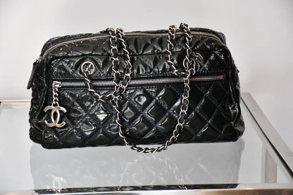 preloved authenticatd Chanel Mademoiselle Navy Blue Patent Leather Bag 
