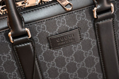 Gucci GG Supreme Black Briefcase with WEB strap. BNWT