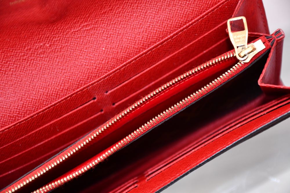 Louis Vuitton Portefeuille Sarah Reitro Monogram Wallet