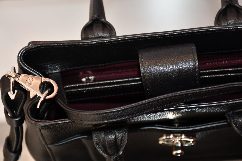 Chanel Neo Executive Small Leather Tote
