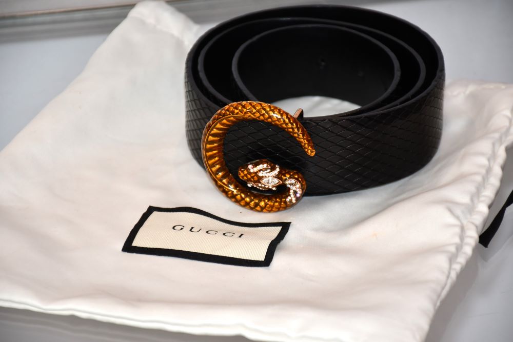 preloved Gucci Black Snakeskin Leather G Serpent Buckle Belt on dustbag