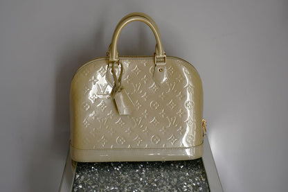 Louis Vuitton Alma Vernis PM Blanc Corail Bag