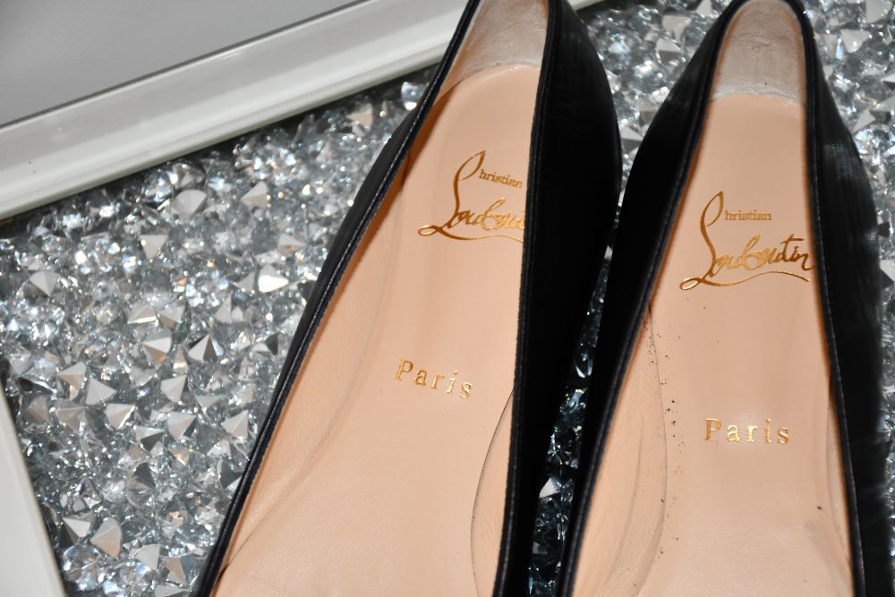 Louboutin Miss Constella Flat Nappa Shoes (40)