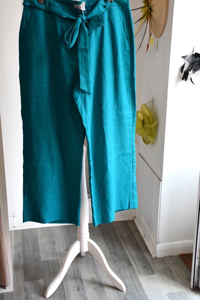 preownd brand new Hobbs Jacqui Lagoon Green Linen Crop tie belt Trousers