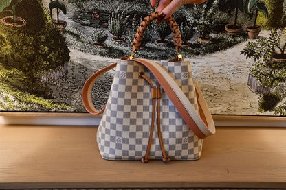 Pre loved Louis Vuitton NeoNoe MM Damier Azur Bucket Bag with shoulder strap