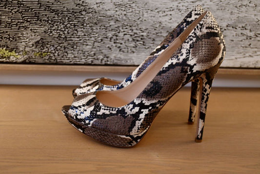 pre owned Lucy Choi Pewter Print LA Shoes side view