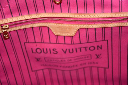 Louis Vuitton MM Neverfull Mongram Bag with Pouch