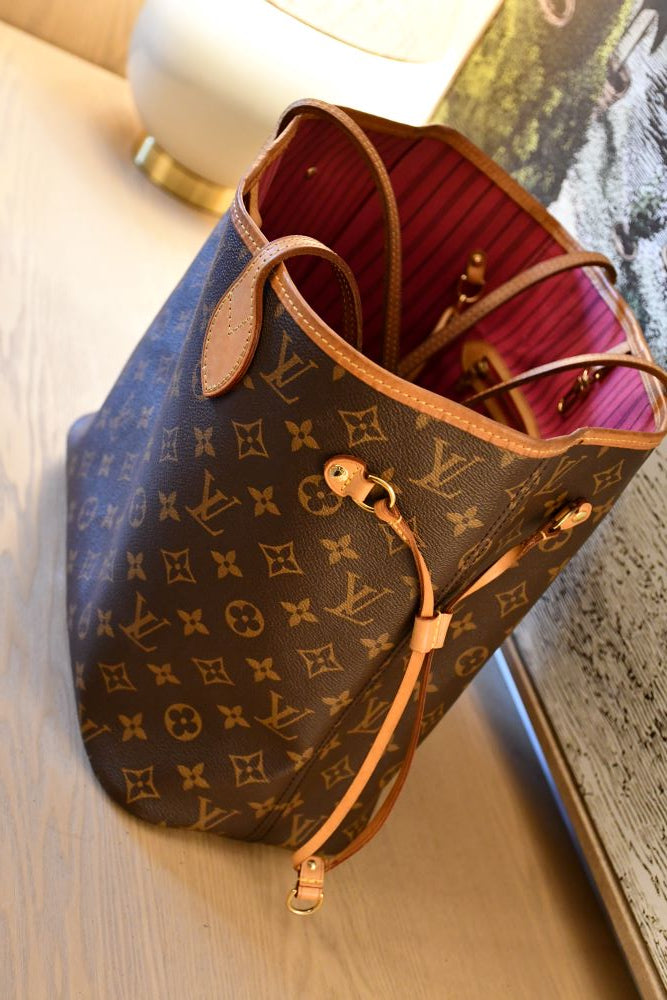 Louis Vuitton MM Neverfull Mongram Bag with Pouch