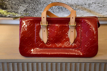 preloved Louis Vuitton Rosewood Avenue Monogram Vernis Patent Pomme d'amour leather Bag