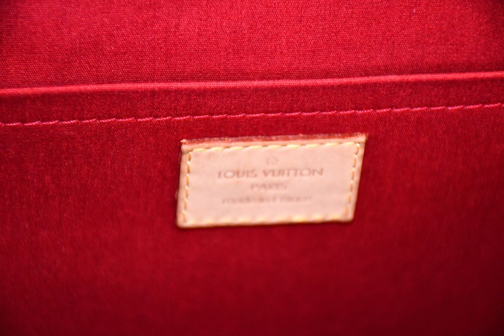 Louis Vuitton Rosewood Avenue Red Monogram Vernis Patent Leather Bag