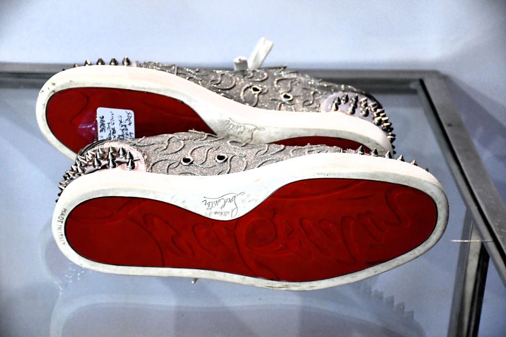 Louboutin Vieira Flat Silver Spike Trainer (7)