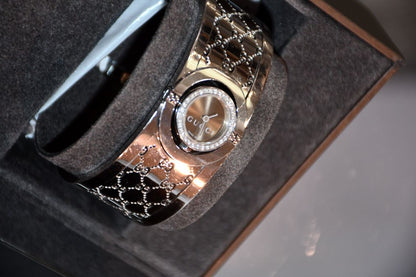 Gucci Twirl Cuff 20 Diamond Bracelet Watch