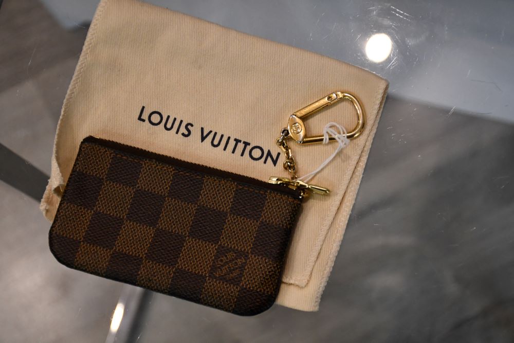 Louis Vuitton  Damier Ebene Pochette