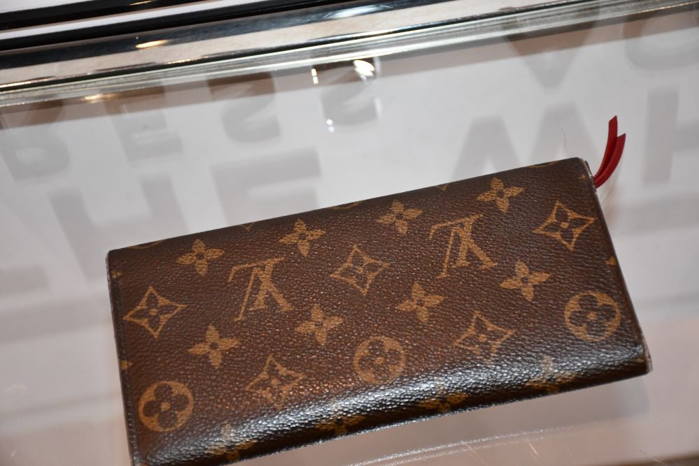 Louis Vuitton Sarah Wallet