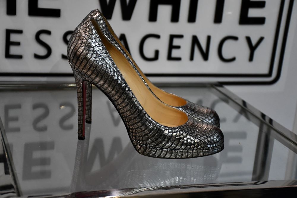 Pre owned Louboutin Silver Watersnake 120 New Simple Pumps