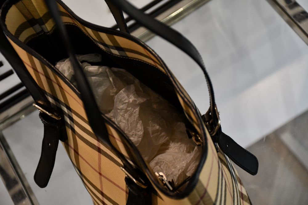 Pre owned Burberry House Check Classic Bucket Bag