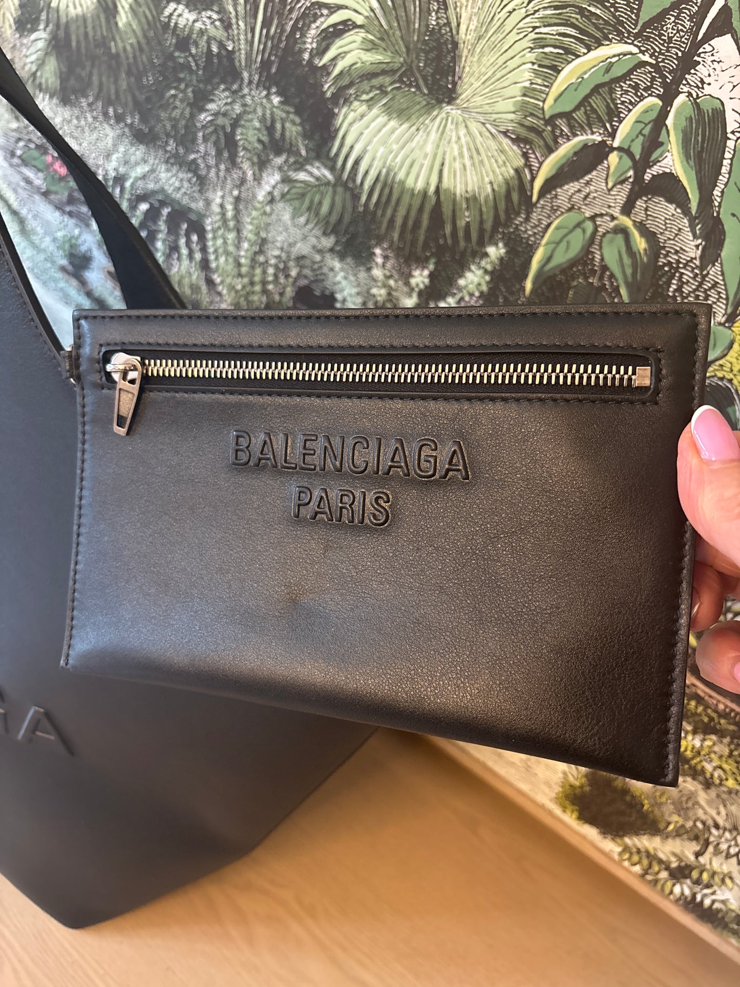 Additional internal pouch 