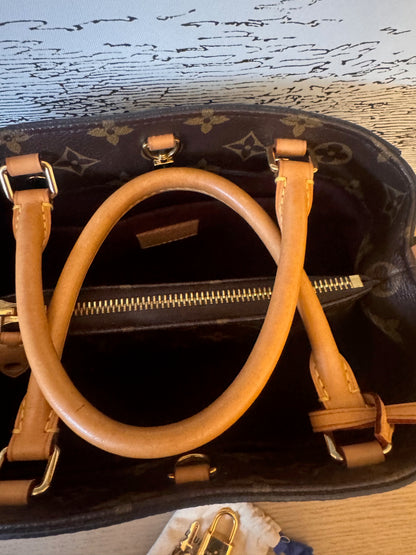 Louis Vuitton Montaigne PM Monogram Bag