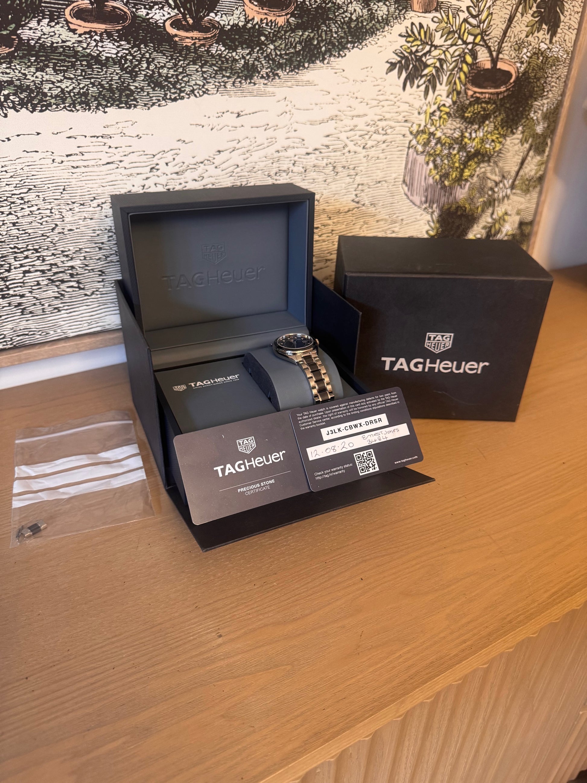 Preloved Tag Heuer Formula 1 Quartz Watch worn once with box, cards and extra link